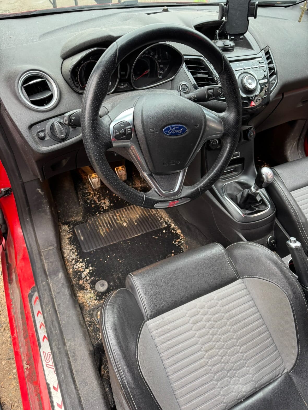 Avant - Nettoyage Intérieur Complet